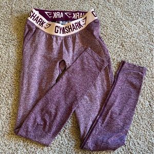 Gym shark leggings